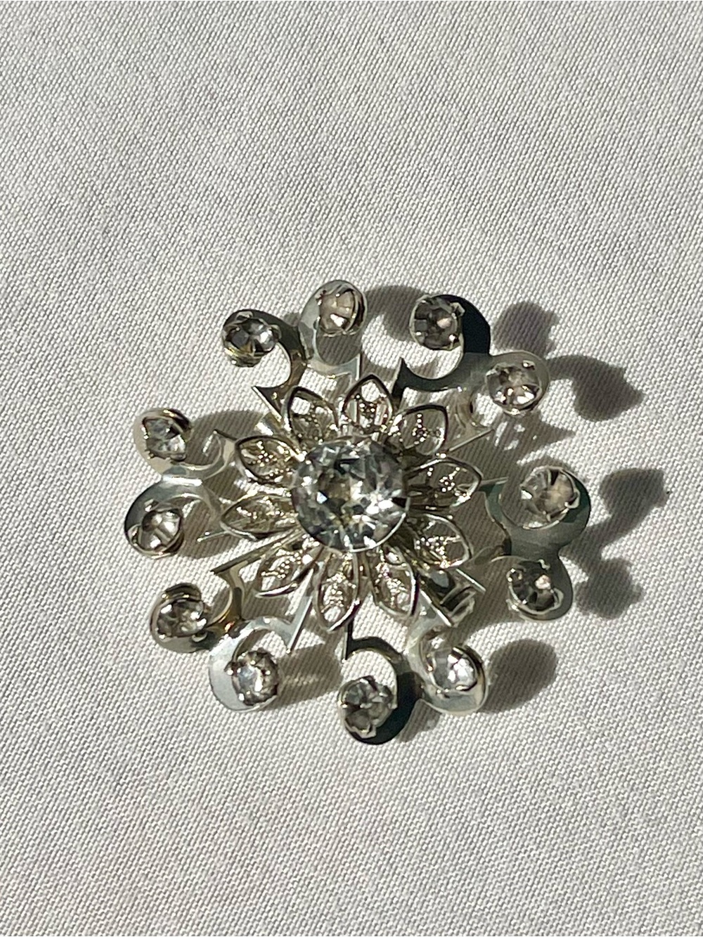Vintage Glass Crystal Starburst Silver Tone Brooch Pin
